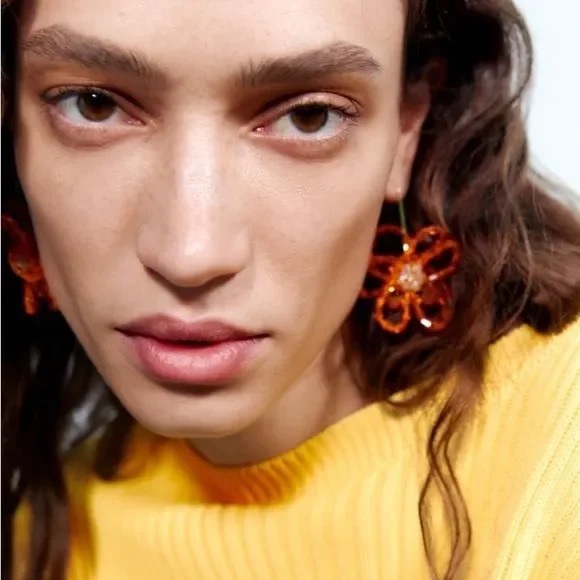 ZARA Beaded Earrings - Picture 3 of 9